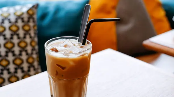 این نوشیدنی تابستانی را در خانه تهیه کنید+دستور تهیه کافه گلاسه