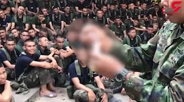 خوردن مارمولک زنده در آموزش نظامی کشور تایلند! +فیلم 