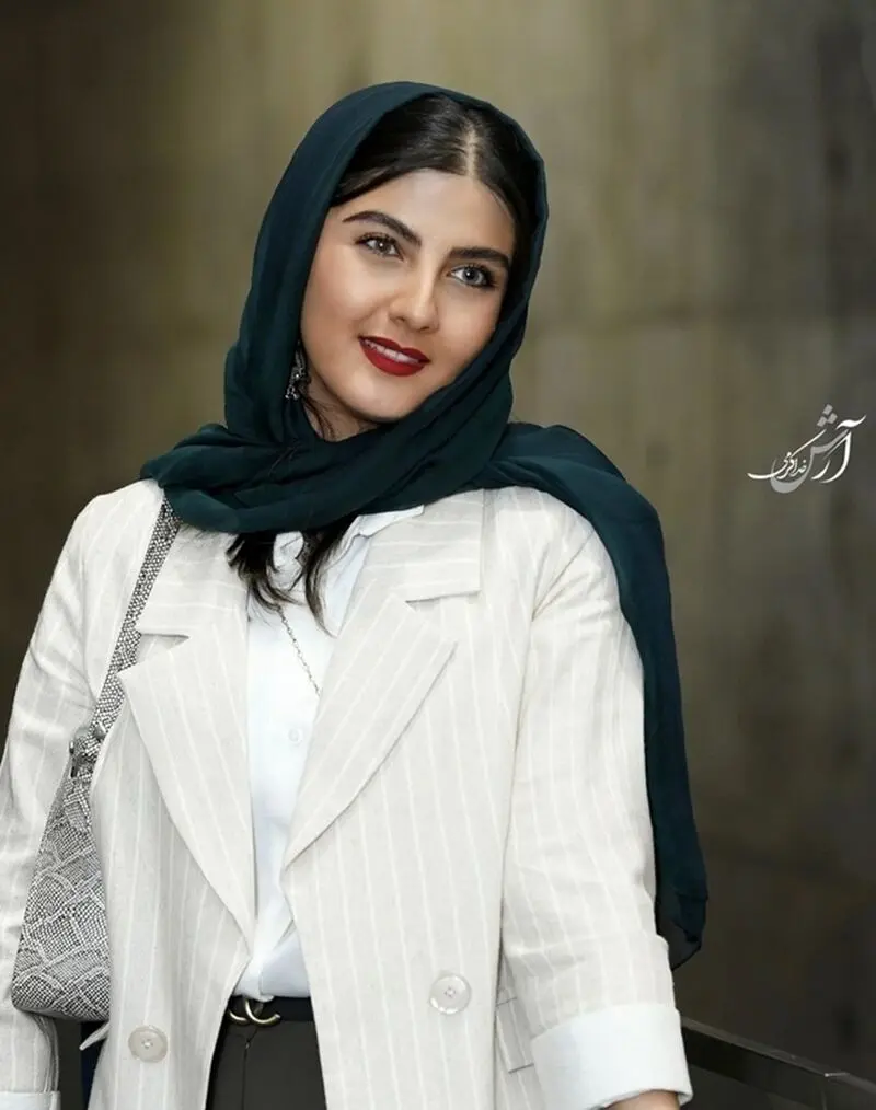 بیوگرافی مریم موسویان