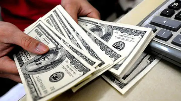 کاهش قیمت دلار در اتاق‌های معاملاتی