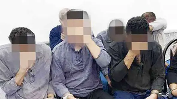 کوچولوهای گنده لات تهران وحشت آفرینی کردند / 12 خودرو خورد و خمیر شد