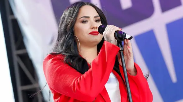 ناگفته‌های تکاندهنده خواننده زن معروف که اوردوز کرده بود + عکس