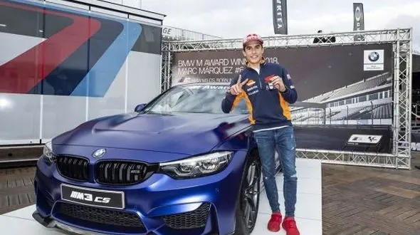 این موتورسوار قهار در برنده شدن بی ام و شهرت جهانی دارد+عکس