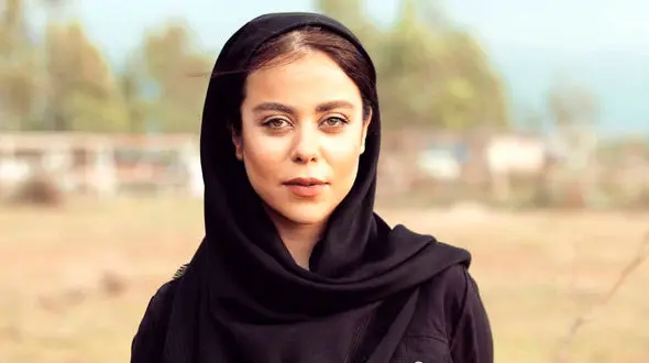  “الهام اخوان” شال و روسری را کنار گذاشت  + عکس لو رفته در خارج خانم بازیگر