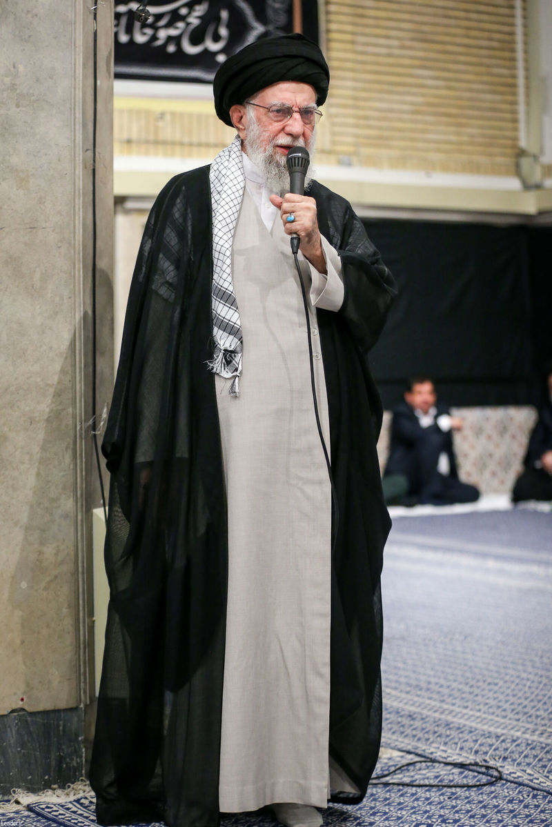 رهبر انقلاب حضرت آیت الله خامنه ای در مراسم بزرگداشت شهدای جنگ تحمیلی اخیر 7-5-1404