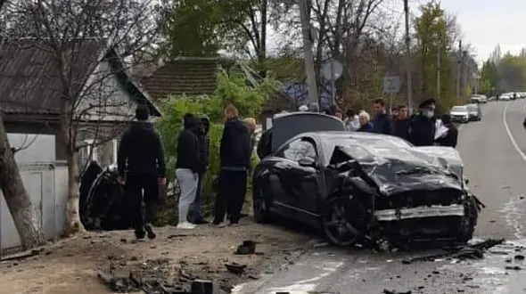 فیلم باورنکردنی از پوکیدن 2 خودرو در تصادف مرگبار / 2 تن کشته شدند