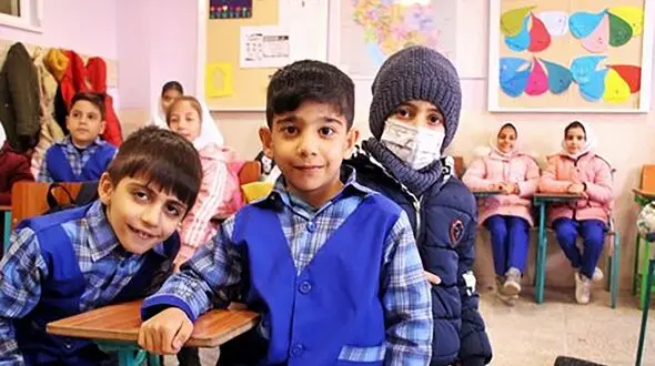  دریافت پول هنگام ثبت‌نام صرفا برای کتاب، بیمه و فرم مدرسه مجاز است