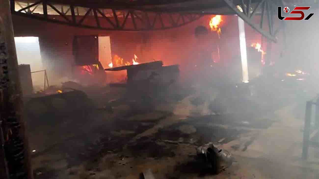 3 کارگاه مبل‌سازی در چهاردانگه آتش گرفت + تصاویر