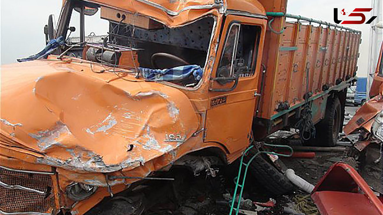در تصادف کامیون با ایسوزو در دامغان کسی زنده نماند