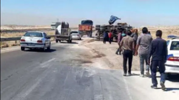 راننده کامیون قربانی تصادف وحشتناک شد + عکس