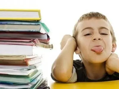 خلاقیت خنده دار دانش آموز ایرانی در پاسخ به برگه  امتحانی تاریخ حماسه آفرید/ لعنتی خودش میدونه چیکار کرده 