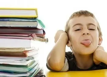 خلاقیت خنده دار دانش آموز ایرانی در پاسخ به برگه  امتحانی تاریخ حماسه آفرید/ لعنتی خودش میدونه چیکار کرده 