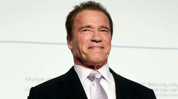 آرنولد بازهم به آقای رییس جمهور گیر داد! + فیلم 