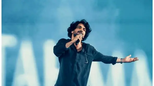 عرفان طهماسبی: میرفتم حموم و طی رو به جای گیتار میگرفتم و شروع میکردم به خوندن وقتی میخواستم مردم تشویق کنن...+ فیلم