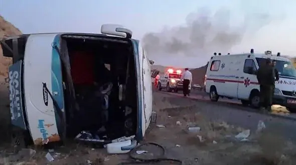 ببینید / اولین ویدیو از واژگونی مرگبار اتوبوس دانش‌آموزان انگلیسی