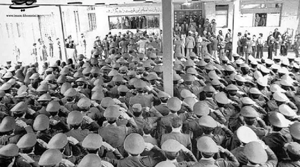 نافرمانی همافران رویای برگشت شاه را به باد داد 