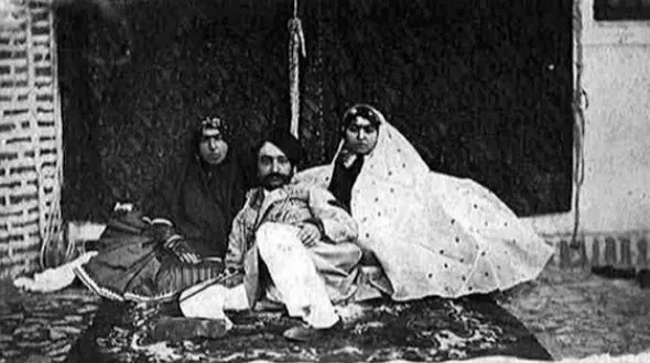 نخستین سوگلی ناصرالدین شاه که به اروپا سفر کرد+عکس/ پشت قباله چهره محبوب شاه قاجار کجاست؟