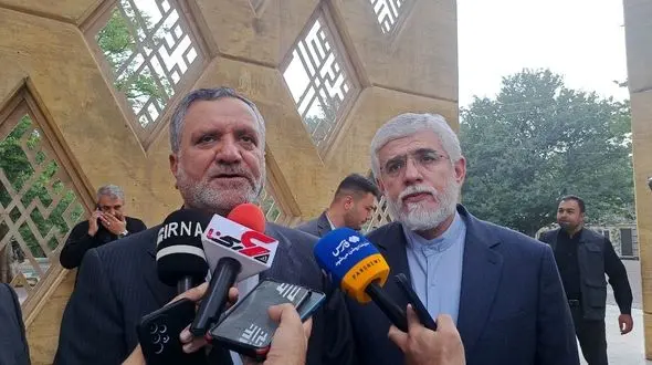 حضور وزیر کار در بین مطالبه‌گران دستمزد 1403 + فیلم 