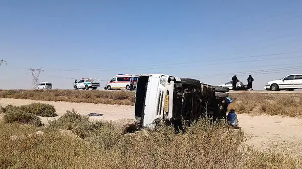 24 مصدوم در پی سانحه واژگونی مینی بوس نزدیک بندر شادگان