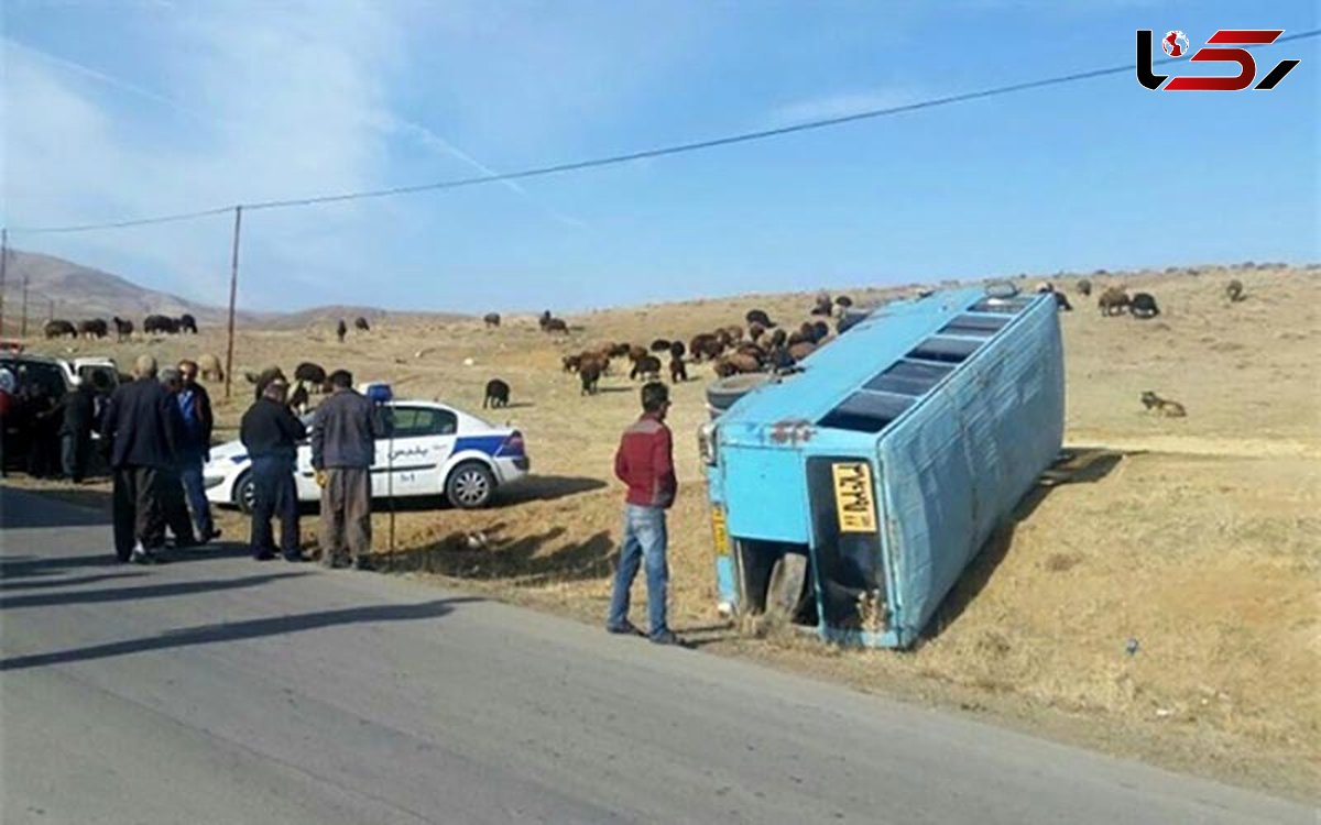 حادثه خونین در زنجان / واژگونی مینی بوس با 13 مصدوم 