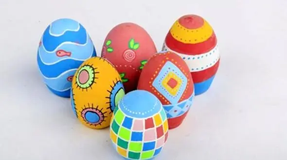 فروشندگان تخم مرغ رنگی سفره هفت‌سین در روز چقدر درآمد دارند؟
