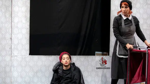 قتل در کاخ، نمایشی روی صحنه تئاتر