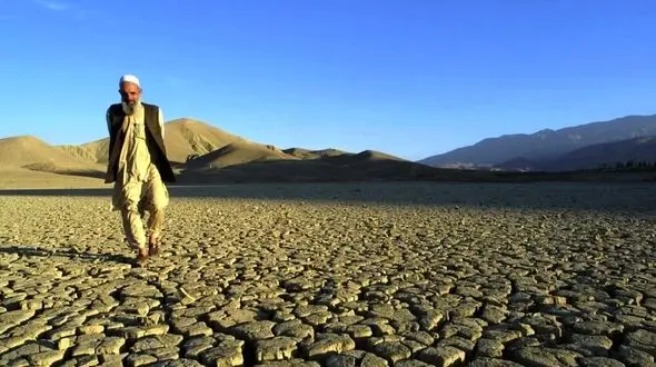 مهاجرت 400 هزار نفر به تهران و کرج طی 5 سال/ ایران دیگر زمین و جای خوش آب و هوای زیادی ندارد