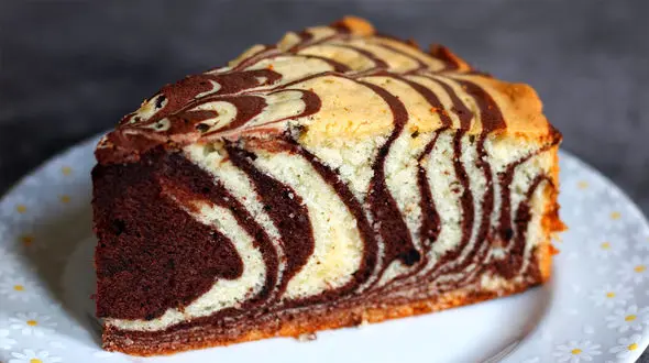 کیک زبرا؛ دسر راه‌راه با طعمی فراموش‌نشدنی + فیلم