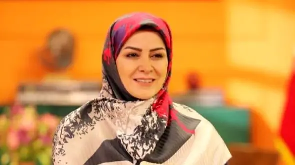 عکس خواهر زیبای زهره سادات هاشمی مجری معروف صدا و سیما ! / متفاوت از خواهر در چهره و پوشش 