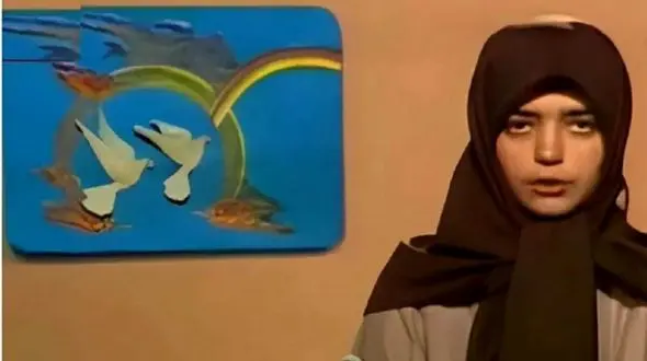 ویدیویی از خانه لوکس و مدرن الهه رضایی مجری دهه شصتی/ترکیب رنگ آباژور و مبل و پرده خیلی عالیه