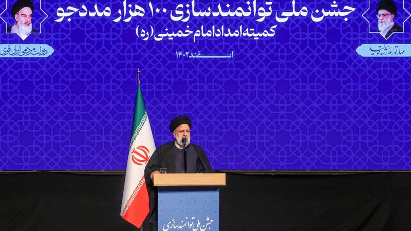 آیت الله سید ابراهیم رئیسی امروز ( یکشنبه ) در مراسم جشن ملی توانمندسازی۱۰۰ هزار مددجوی کمیته امداد امام خمینی(ره)