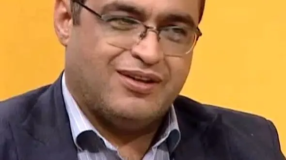 پیام یک عروس به المیرا شریفی مقدم: خواهر شوهرم همه مناسبتا زنگ می زنه به شوهرم کادو چی خریدی برام؟ / سعید عزیزی: این خواهر مشکل داره!... مردا زناشون و غریبه میبینن / شوهر اینجا بی تقصیره!