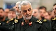 عکس سفر در زمان /  سردار سلیمانی در آغوش مادرش  / زیباترین مادر و پسری در  دهه ۸۰ 