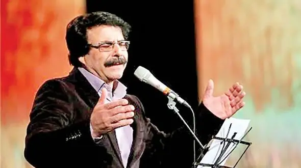 آواز باشکوه علیرضا افتخاری در برنامه زنده / همه مات و مبهوت قدرت صداش شدن!