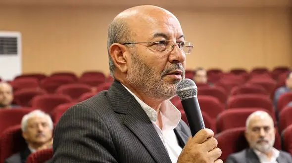 رئیس اتحادیه دکه‌داران تهران: دکه‌های روزنامه بدون سیگار دوام نمی‌آورند/ ۴۰ دکه تهران در جنگ آسیب دید