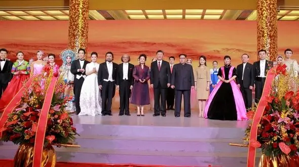 چینی‌ها مبهوت پوشش خوش‌سلیقه همسر رهبر کره شمالی+ عکس