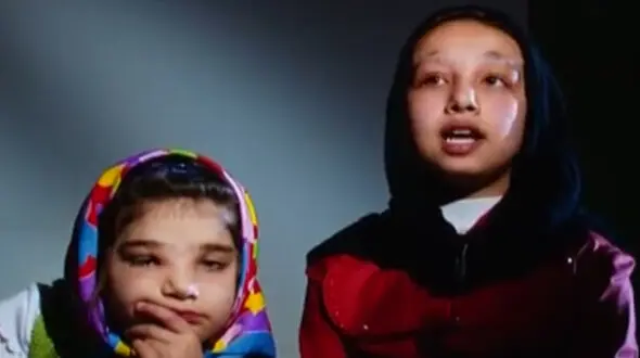 فیلم / مرگ پدر و مادر جلوی چشمان 2 کودکش 