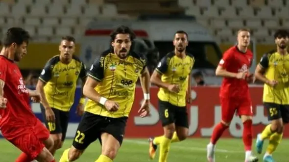 فیلم/ ادعای عجیب گزارشگر اصفهان: بازیکنان سپاهان کم‌کاری می‌کنند!