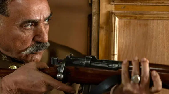 پرویز پرستویی دست به ماشه شد! +عکس