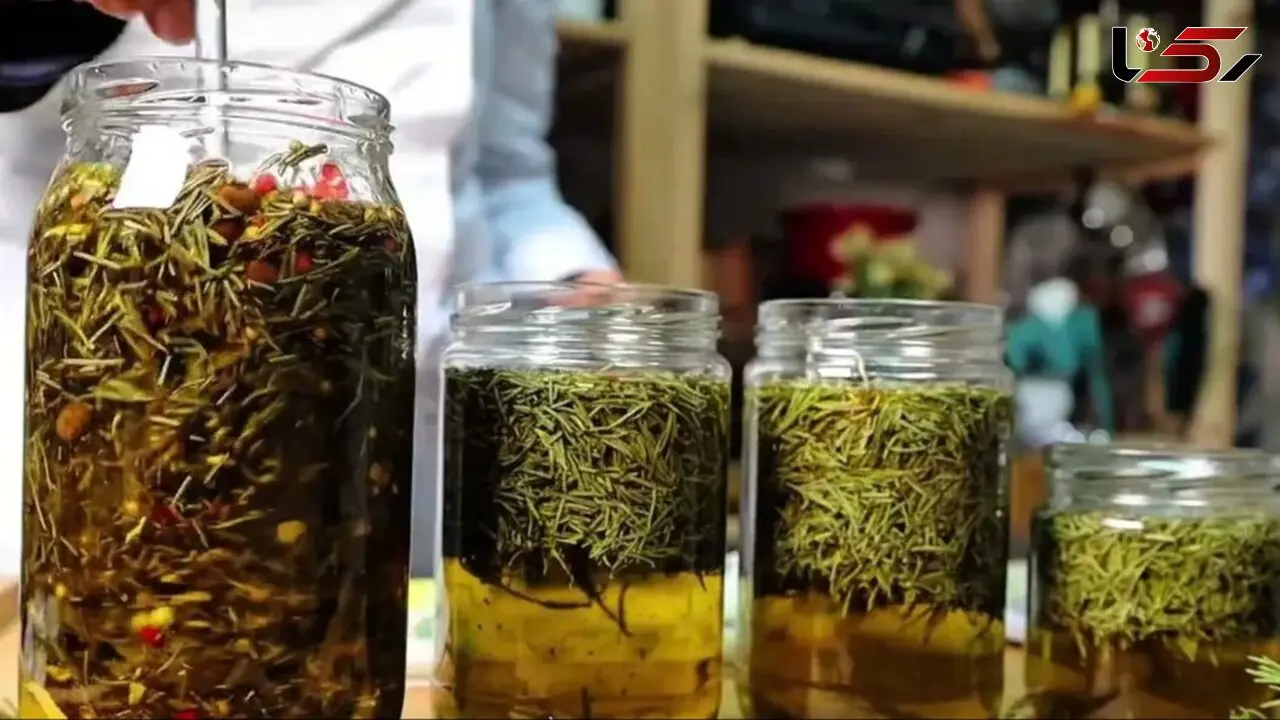 فیلم طرز تهیه روغن های طبیعی رزماری، آویشن و فلفل قرمز با روش خانگی
