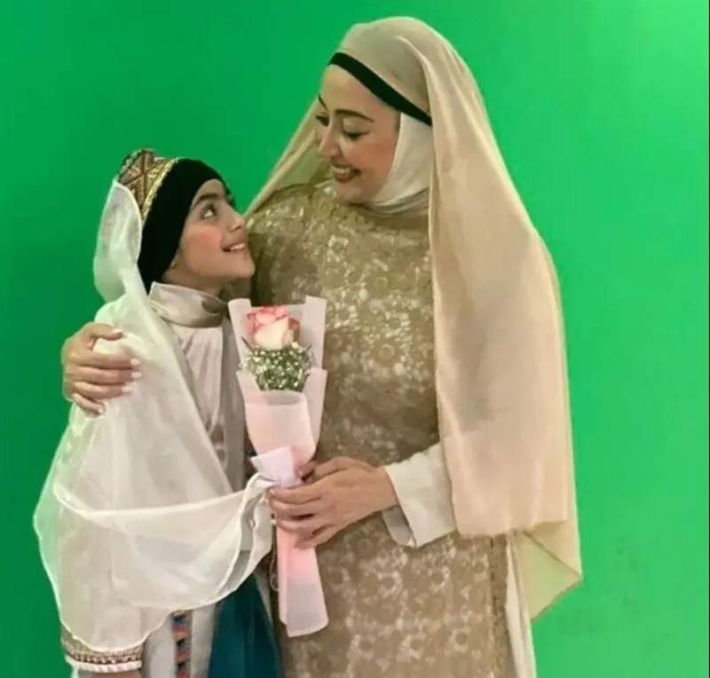 آرزو افشار و دخترش