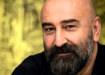 حمله بسیار تند مهران احمدی به مخمل باف / تو نسل مارو سوزوندی.../ توی کتابت گفته بودی حضور زن و مرد کنار هم حرامه... حالا فیلم... میسازی؟...!