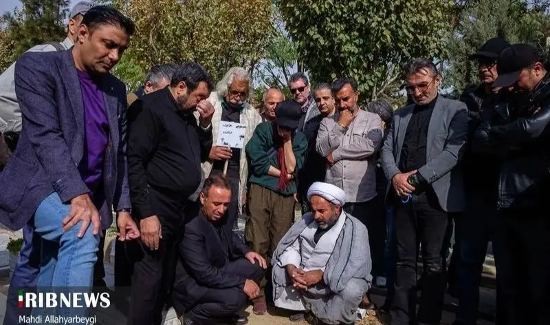 خاکسپاری همایون ارشادی