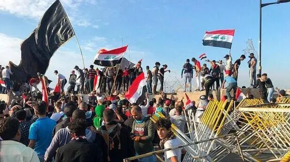 تشنج در بغداد /  اعلام منع آمد و شد / ورود طرفداران مقتدی صدر به کاخ ریاست‌جمهوری