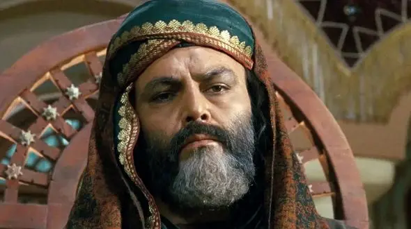 یادی کنیم از گریه های تلخ رضا داوود نژاد در روز تشییع پیکر همسر باجناقش، مختار سریال مختارنامه/ روحش شاد و یادش گرامی