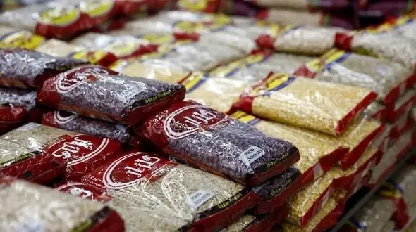 ورود بیش از یک میلیون تُن کالای اساسی از مسیر مناطق آزاد