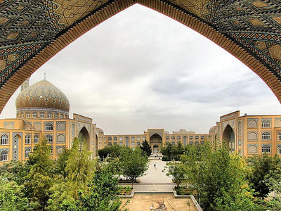 چگونه منبر و رسانه‌های دینی افکار عمومی ایران را شکل دادند؟