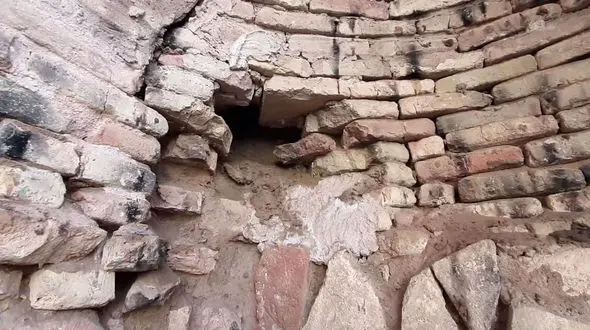 بنای "هفده تن" گلپایگان در معرض تخریب قرار دارد + فیلم و عکس