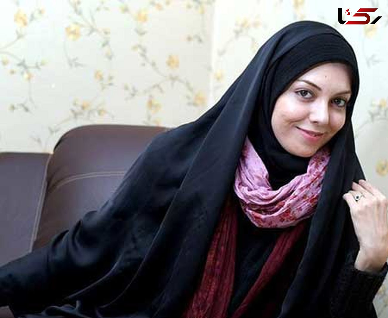 آزاده نامداری اصلا به ایران نیامده است / ماجرای دستگیری این مجری زن شایعه است