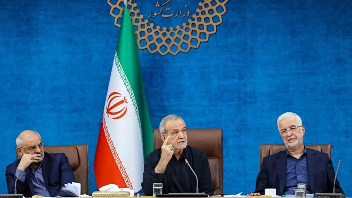 پزشکیان از دیدار با رهبر انقلاب گفت: 7 ساعت با ایشان دیدار داشتیم و کاملا سالم هستند